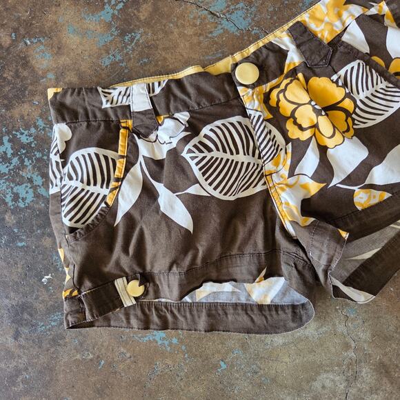 Ellemenno Vintage Y2K Shorts Size 11 Low Rise Brown Floral Print 2" Inseam 00s - Picture 3 of 6